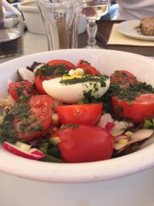 traditionnal Nicoise salad, 