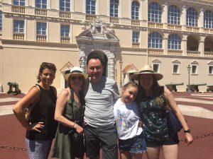 Visitar Niza en un dia Grupo o familias, o viajando solo, se puede organizar su estancia con art and Tours 